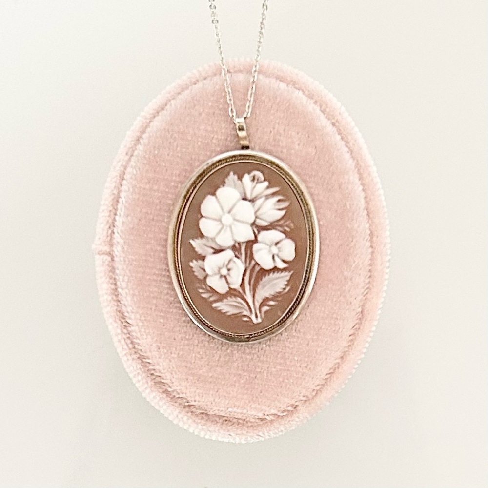 ❤️ RARE Antique 800 Silver Carved Carnelian Shell Cameo Pendant - Wildflowers